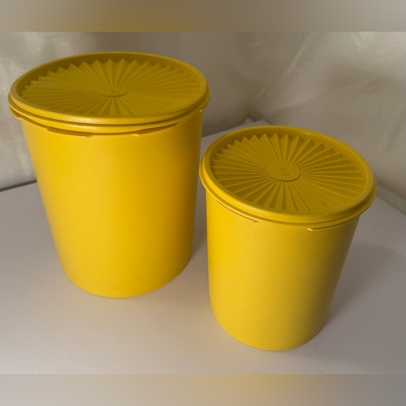 vintage tupperware canister set yellow preowned 4 Pieces 2 Canisters - Picture 3 of 6